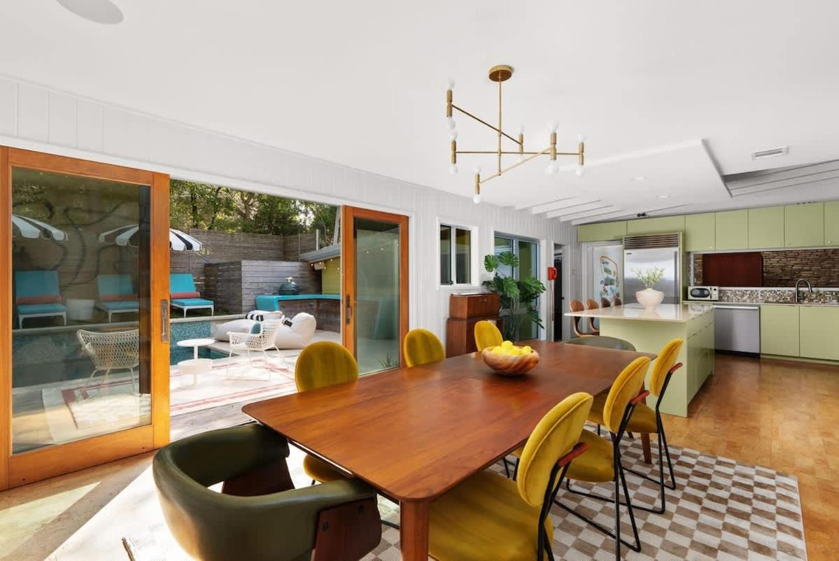 MidMod Bungalow 5BR Heated Pool view 3