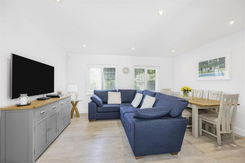 Private Home Retreat In Sonning view 5
