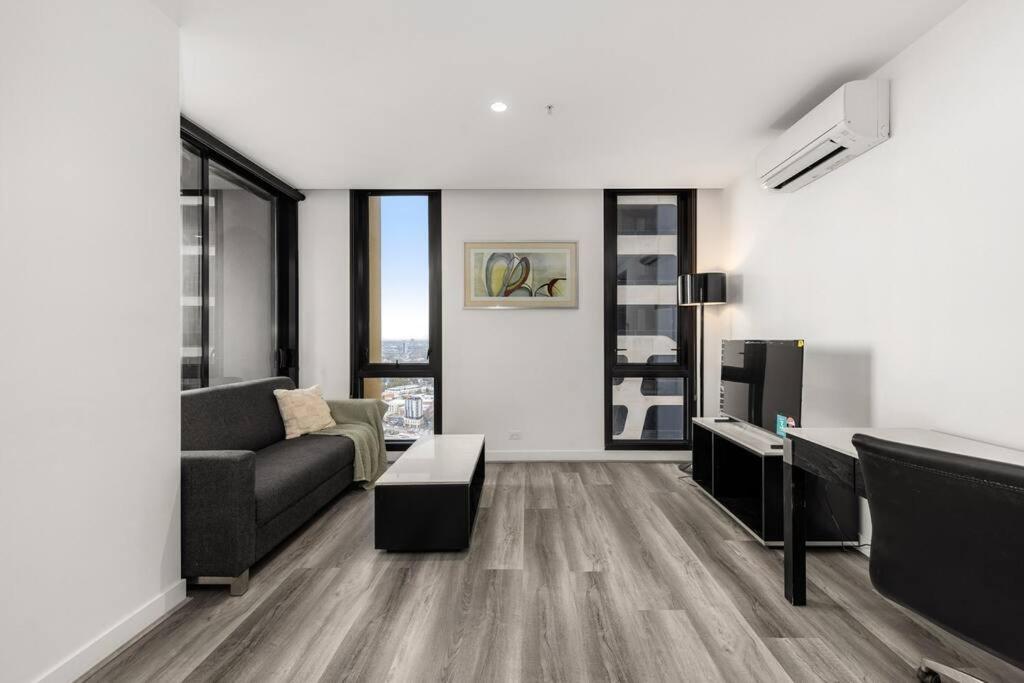City View 2 bedroom Apartment in the Heart of Melbourne