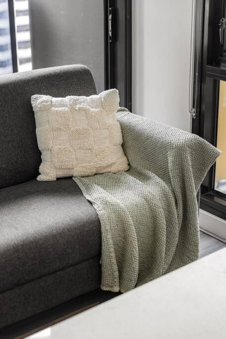 City View 2 bedroom Apartment in the Heart of Melbourne