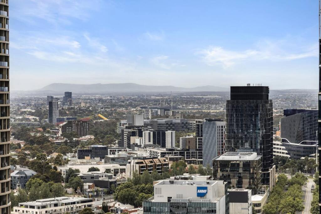 City View 2 bedroom Apartment in the Heart of Melbourne