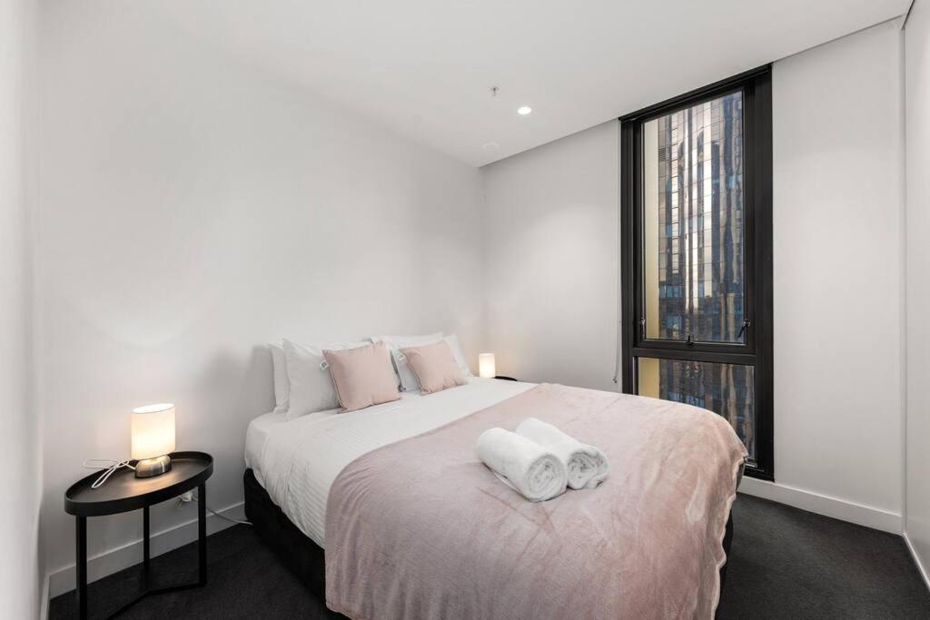 City View 2 bedroom Apartment in the Heart of Melbourne
