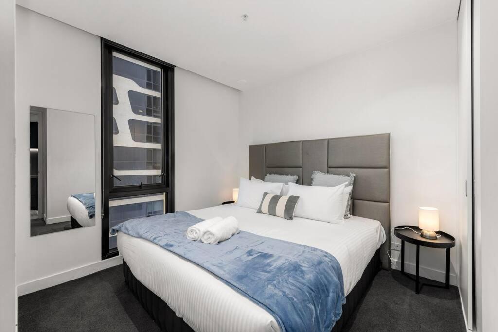 City View 2 bedroom Apartment in the Heart of Melbourne