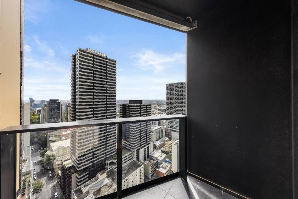 City View 2 bedroom Apartment in the Heart of Melbourne