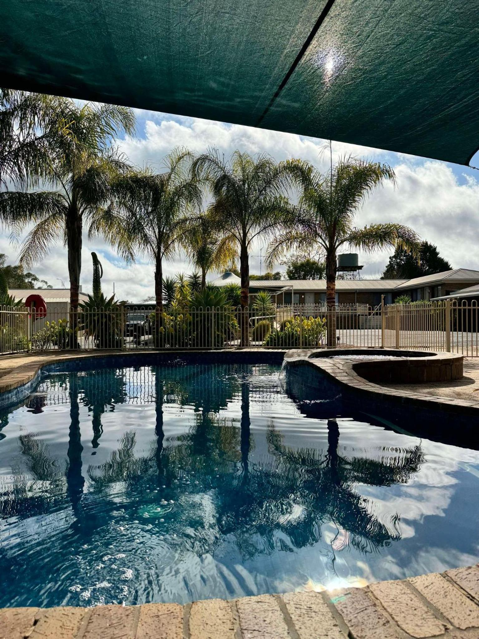 Tooleybuc Motel