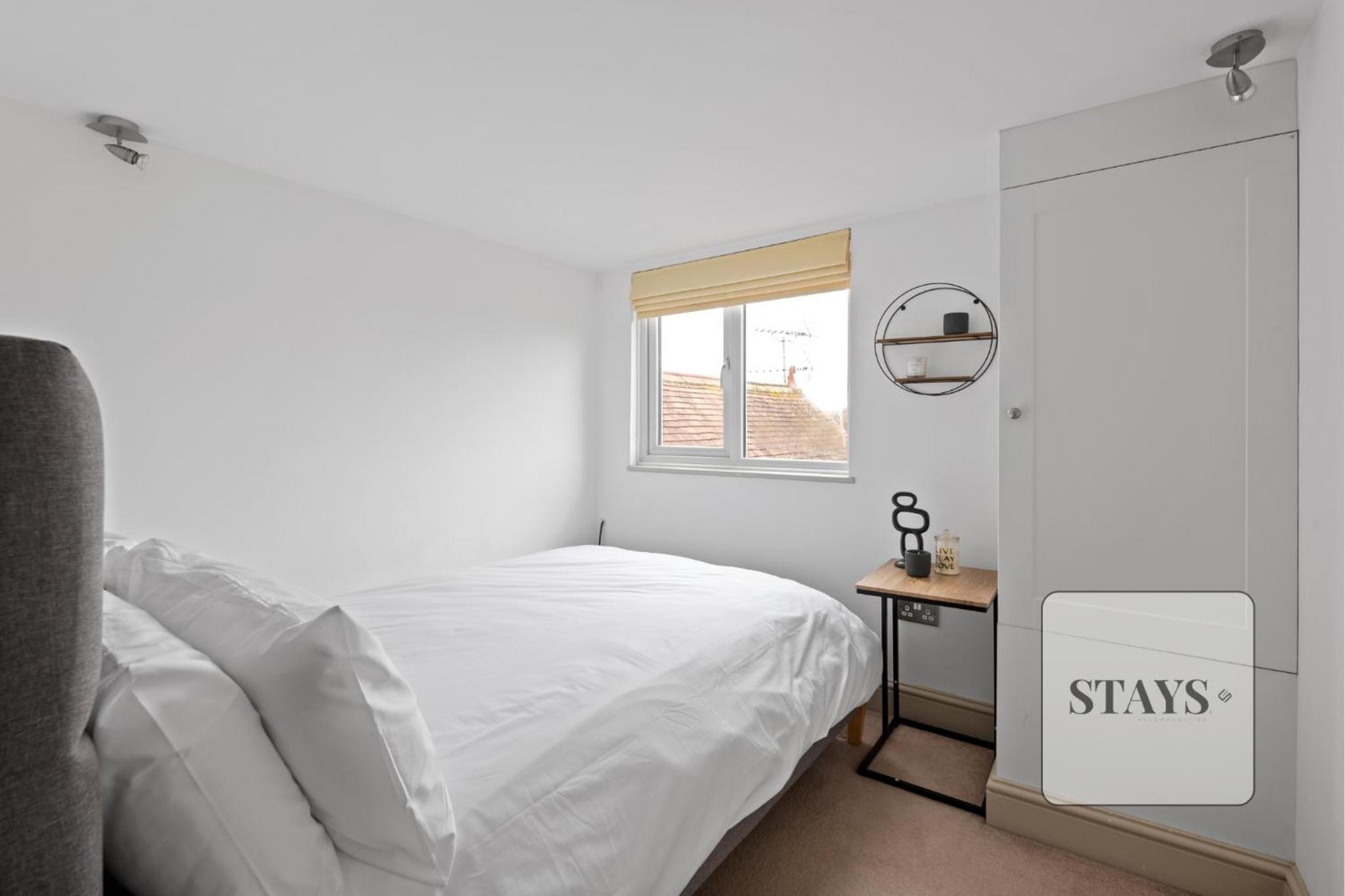Moulsham Apartments in Chelmsford - Apartment C, Apartment E - Free WiFi & Free Parking - Long Stays Welcome