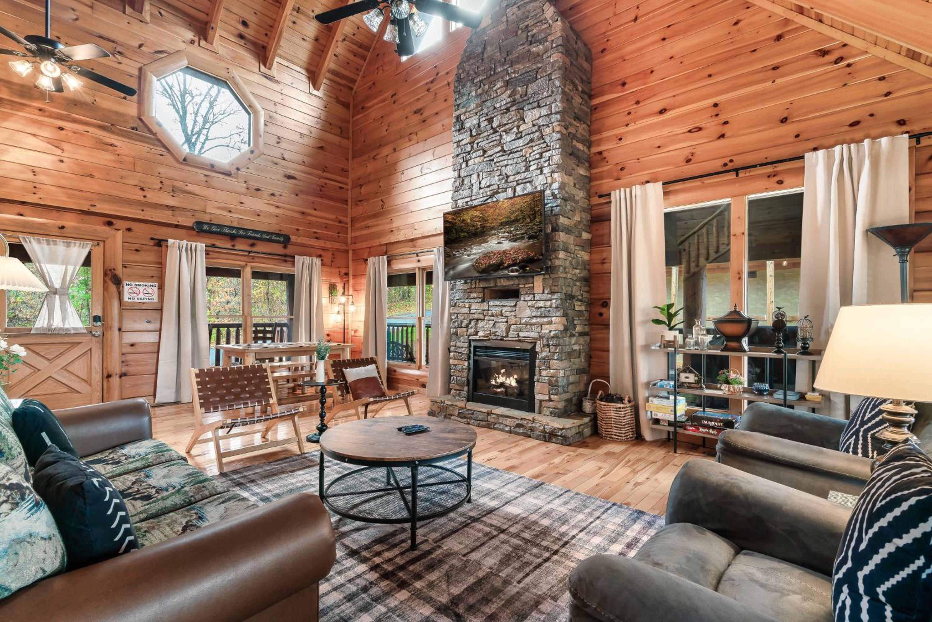Summer Special! Pools, 2 HotTubs, Theater, Pet Friendly view 4
