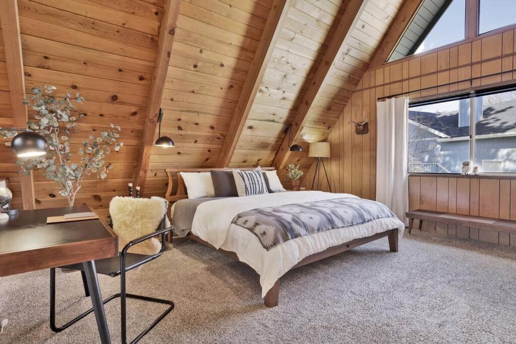 Moonridge Modern Cabin view 2