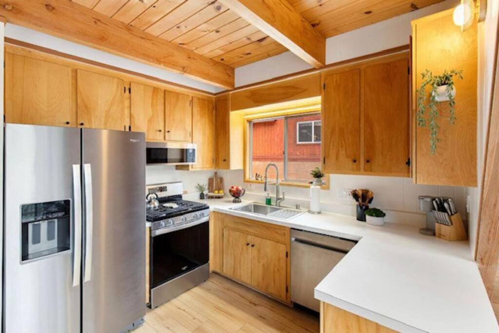 Moonridge Modern Cabin view 3