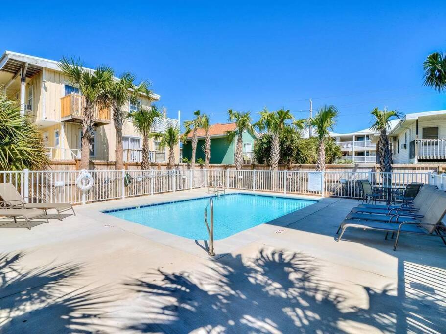 PRIME True Blue Walk to Beach Pool Pets Near The Hangout Parking view 2