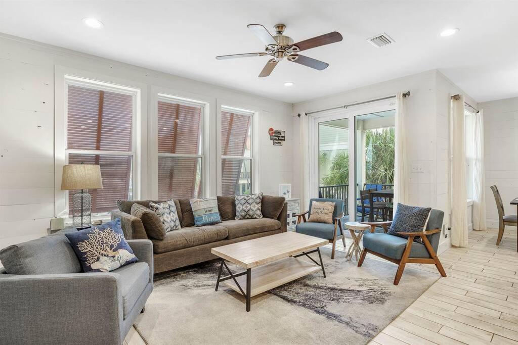PRIME True Blue Walk to Beach Pool Pets Near The Hangout Parking view 5