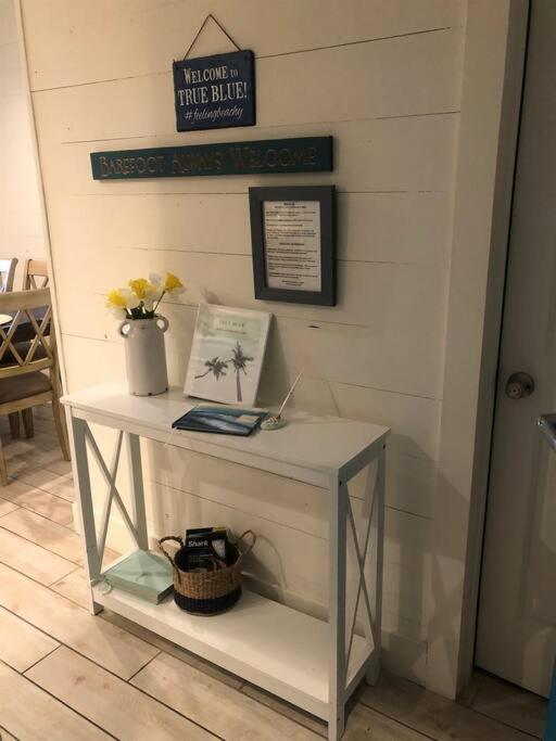 PRIME True Blue Walk to Beach Pool Pets Near The Hangout Parking view 4