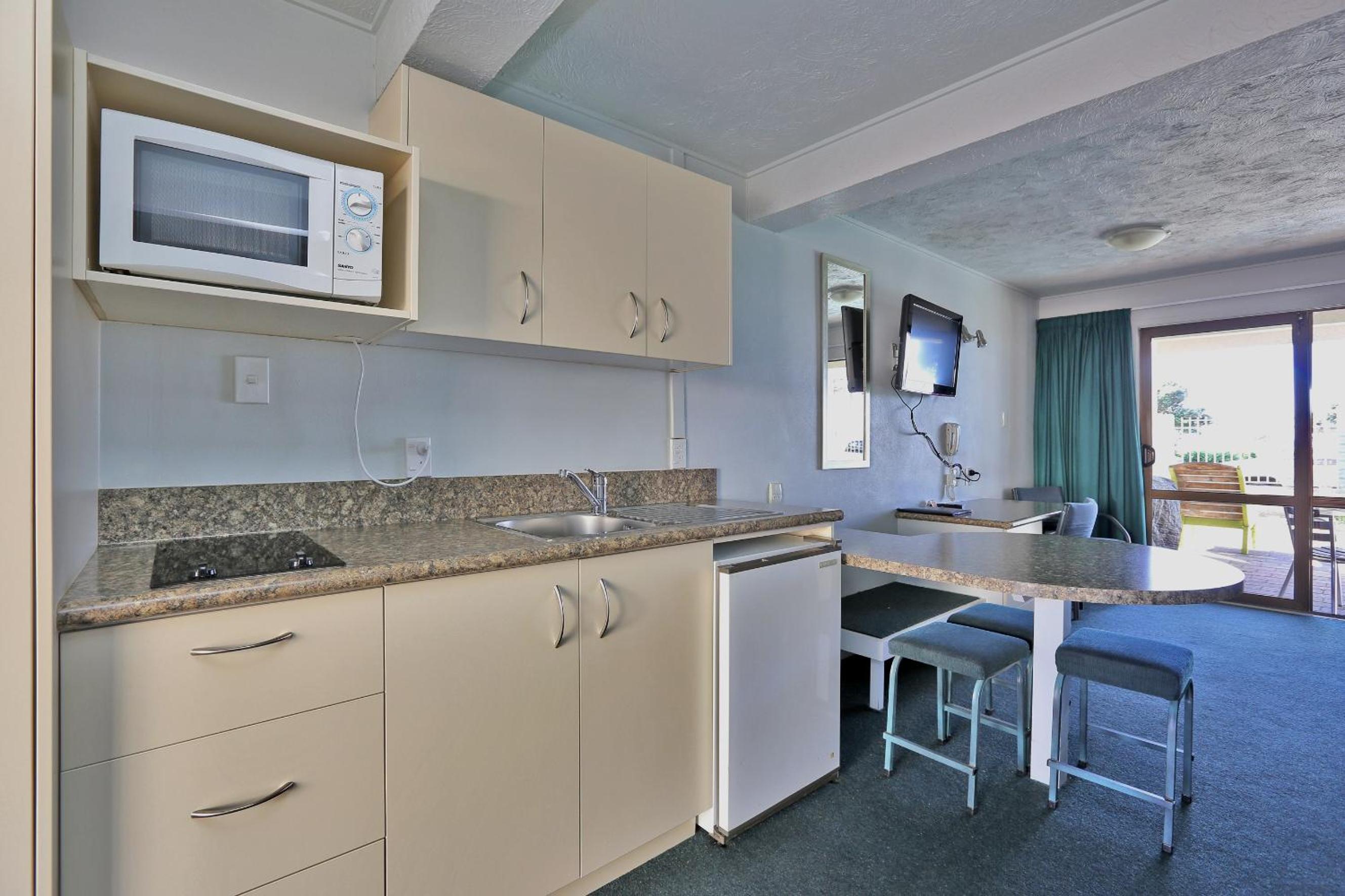 Edgewater Motor Lodge