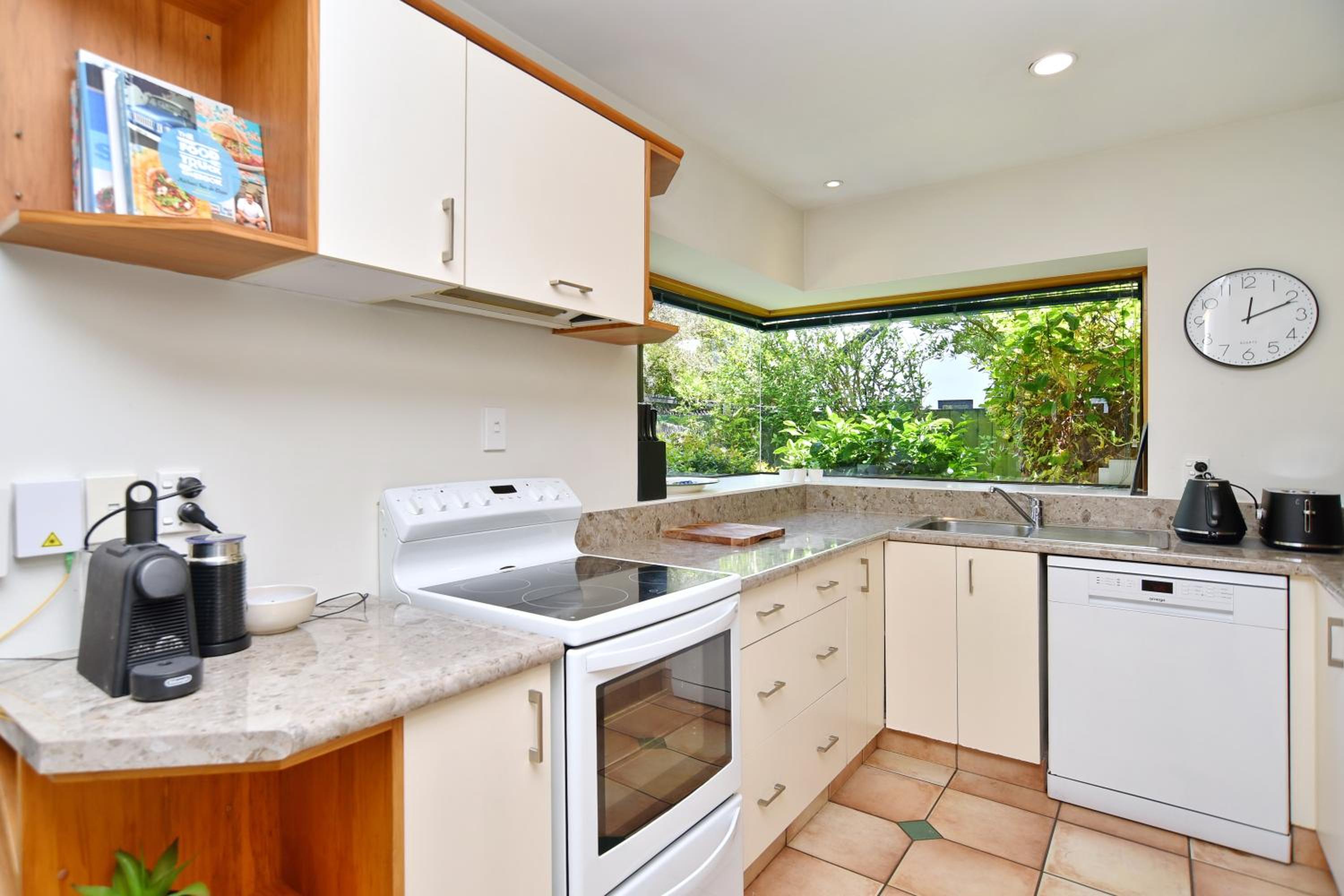 Blair Ave - Christchurch Holiday Homes view 4
