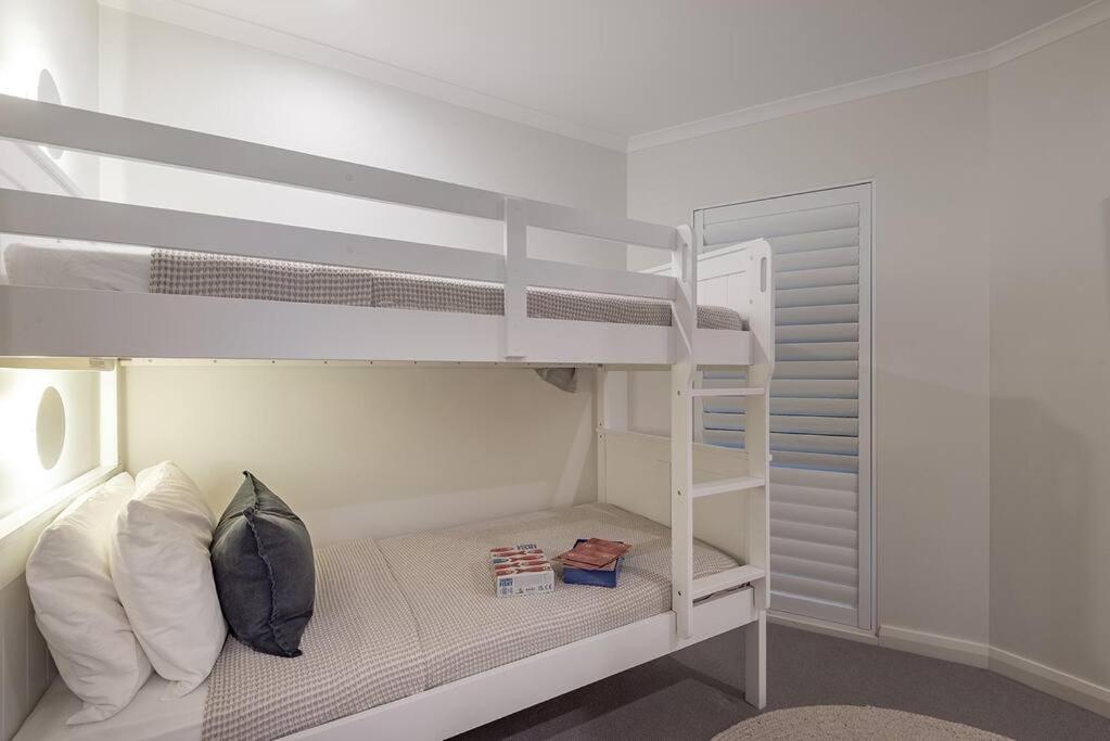 Little Cove Haven, Naousa 4