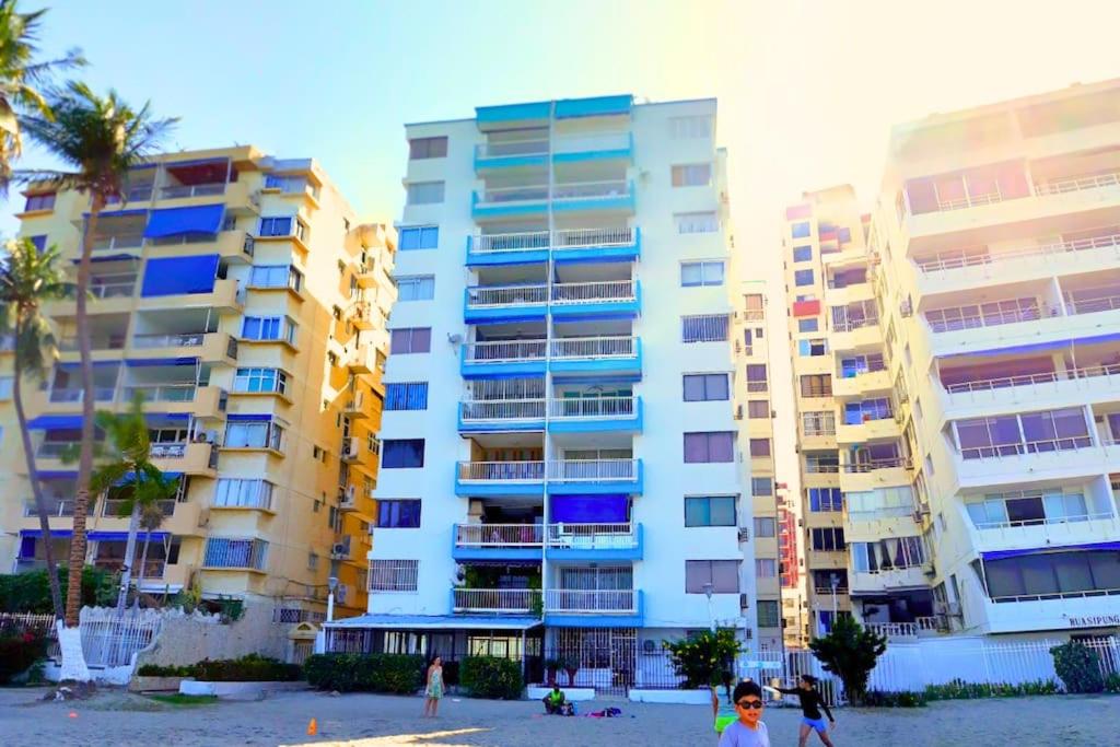 Apartamento en Playa el Rodadero, a un Paso del Mar