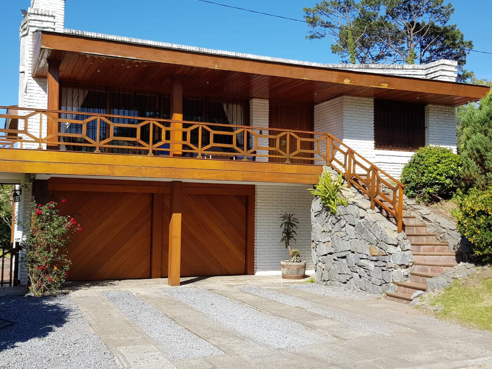 Casa con piscina en Piriápolis view 3