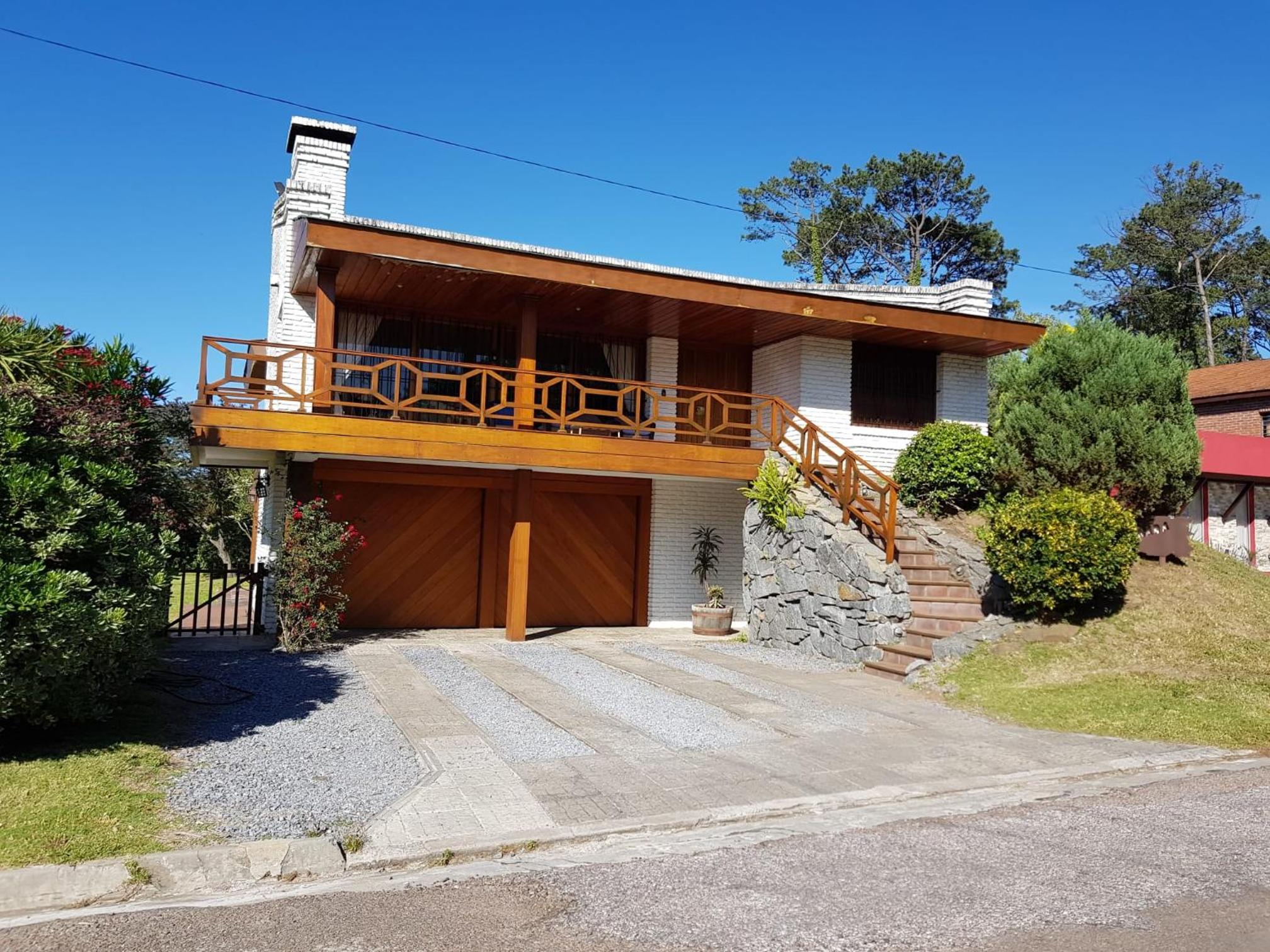 Casa con piscina en Piriápolis view 4