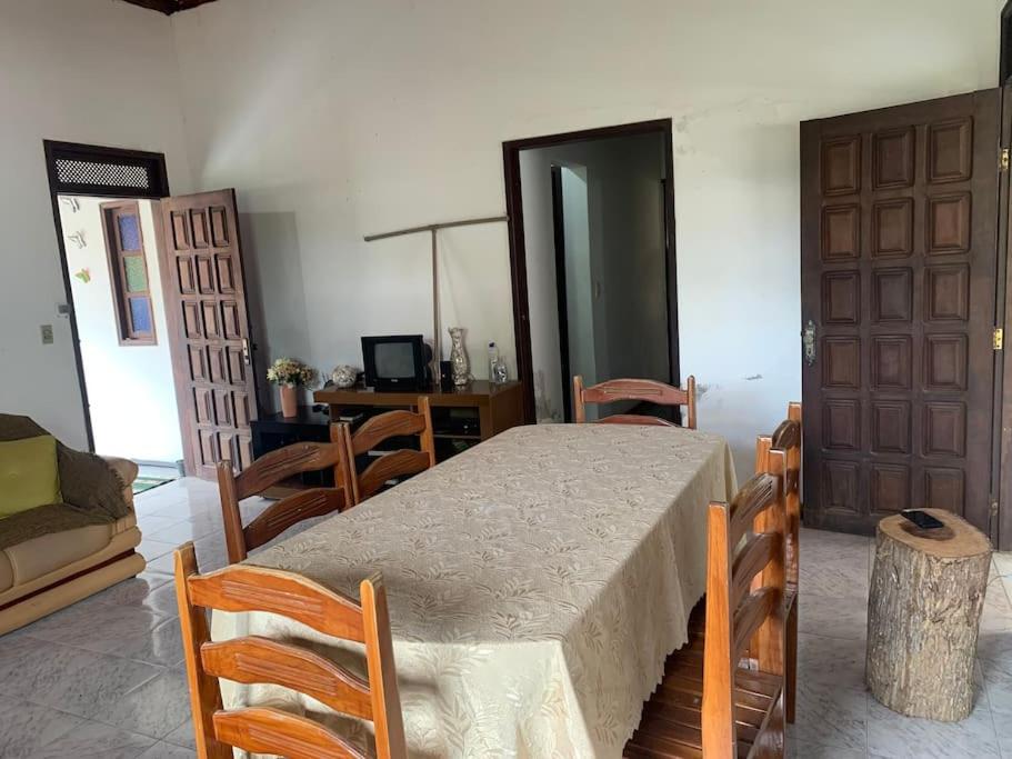 Casa dentro do condomínio Ilha Mar
