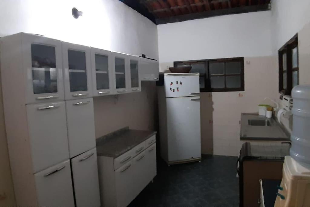 Casa dentro do condomínio Ilha Mar