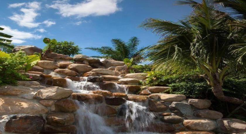 Sanya Haitang Bay Nantian Hot Spring Resort