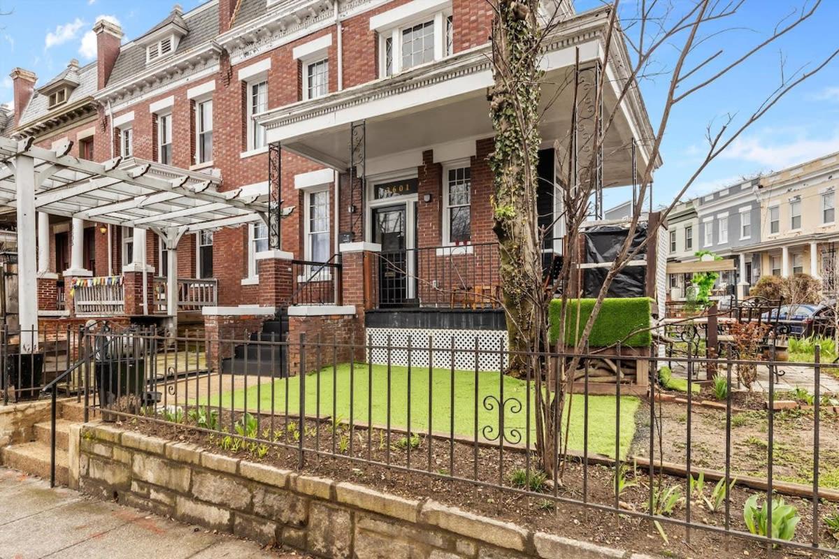 Garden-Level 2-BR Apt in Historic Petworth Home — Washington