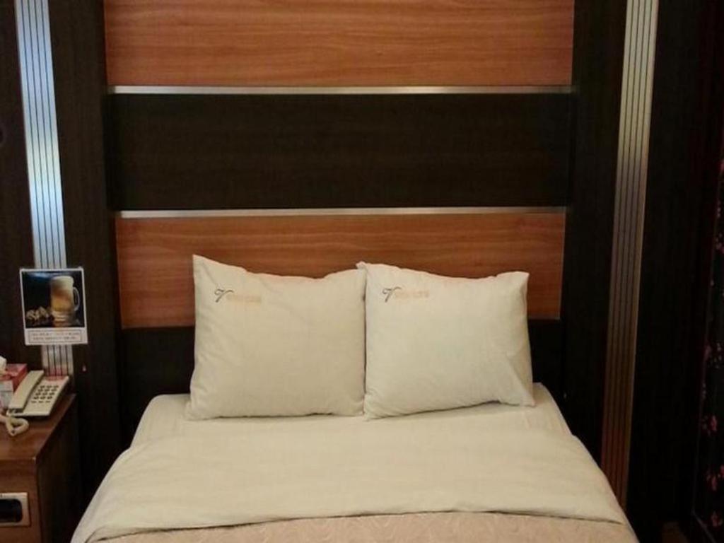 Valentine Hotel