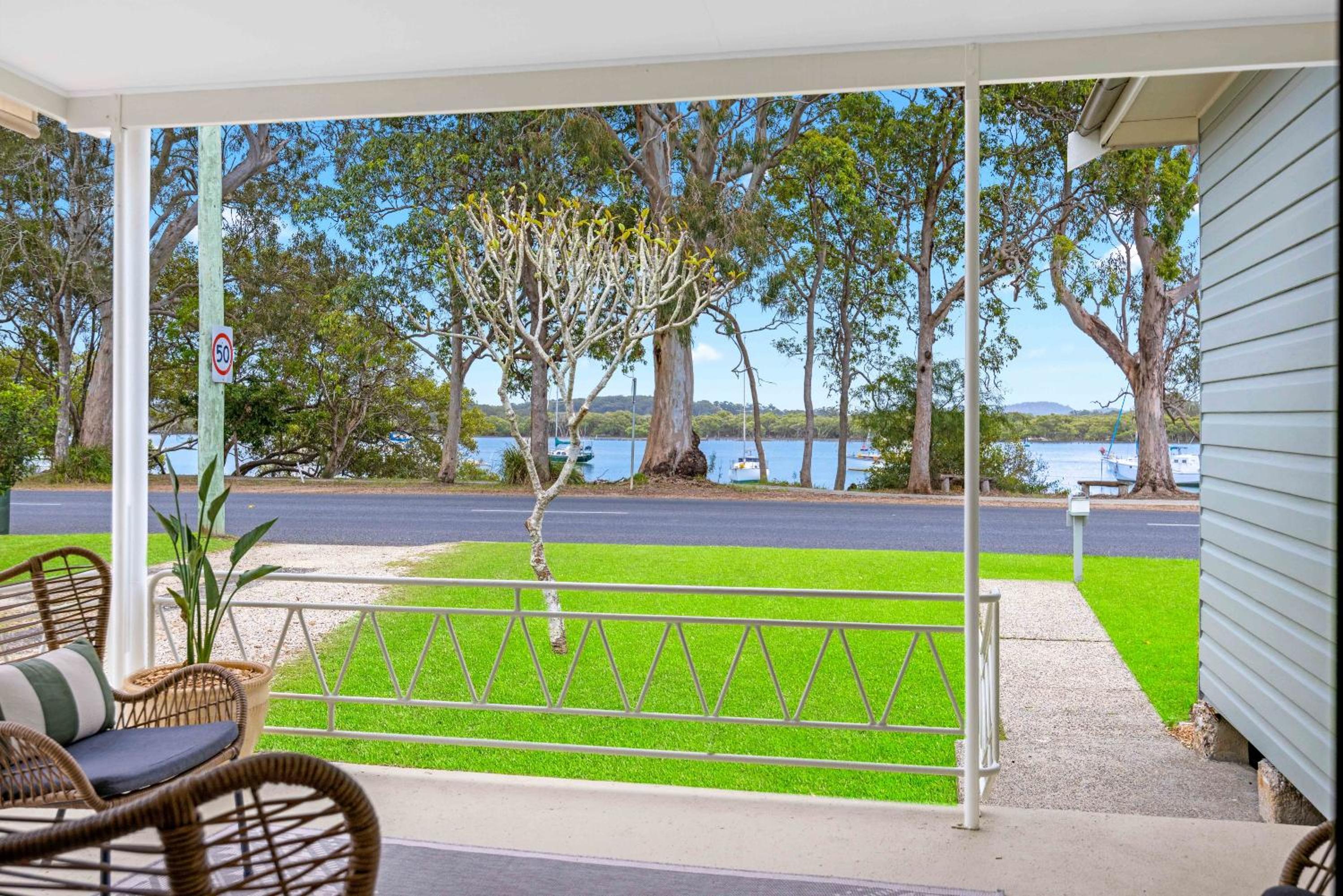Tribal Tides - waterfront cottage, pet friendly