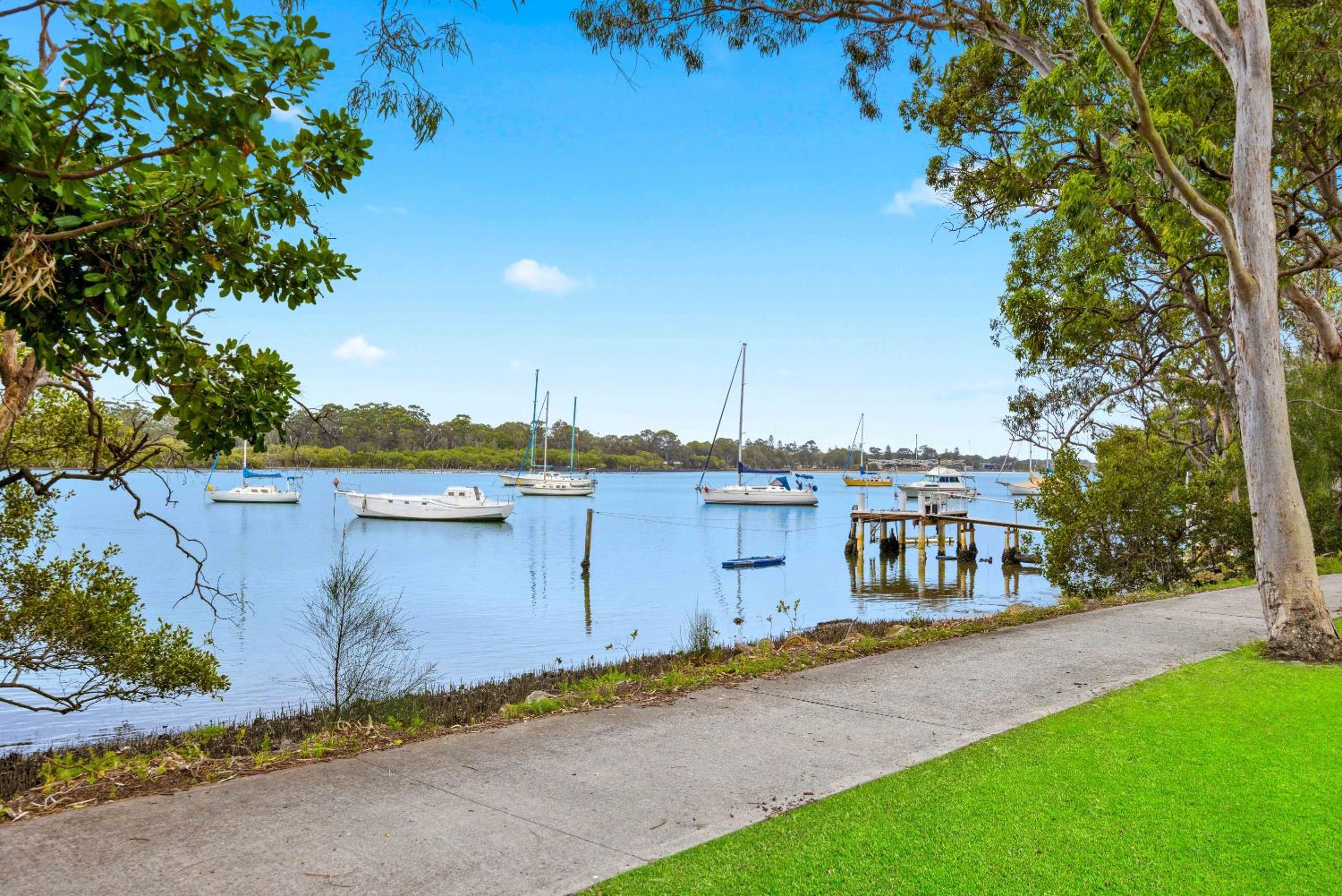 Tribal Tides - waterfront cottage, pet friendly