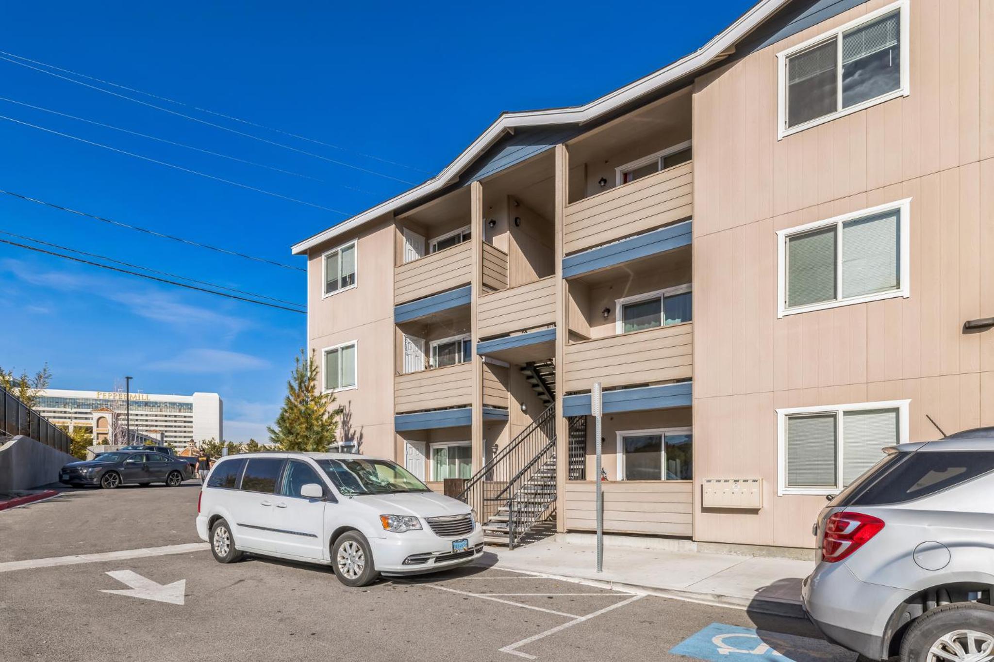 Modern Getaway in the Heart of Reno view 4
