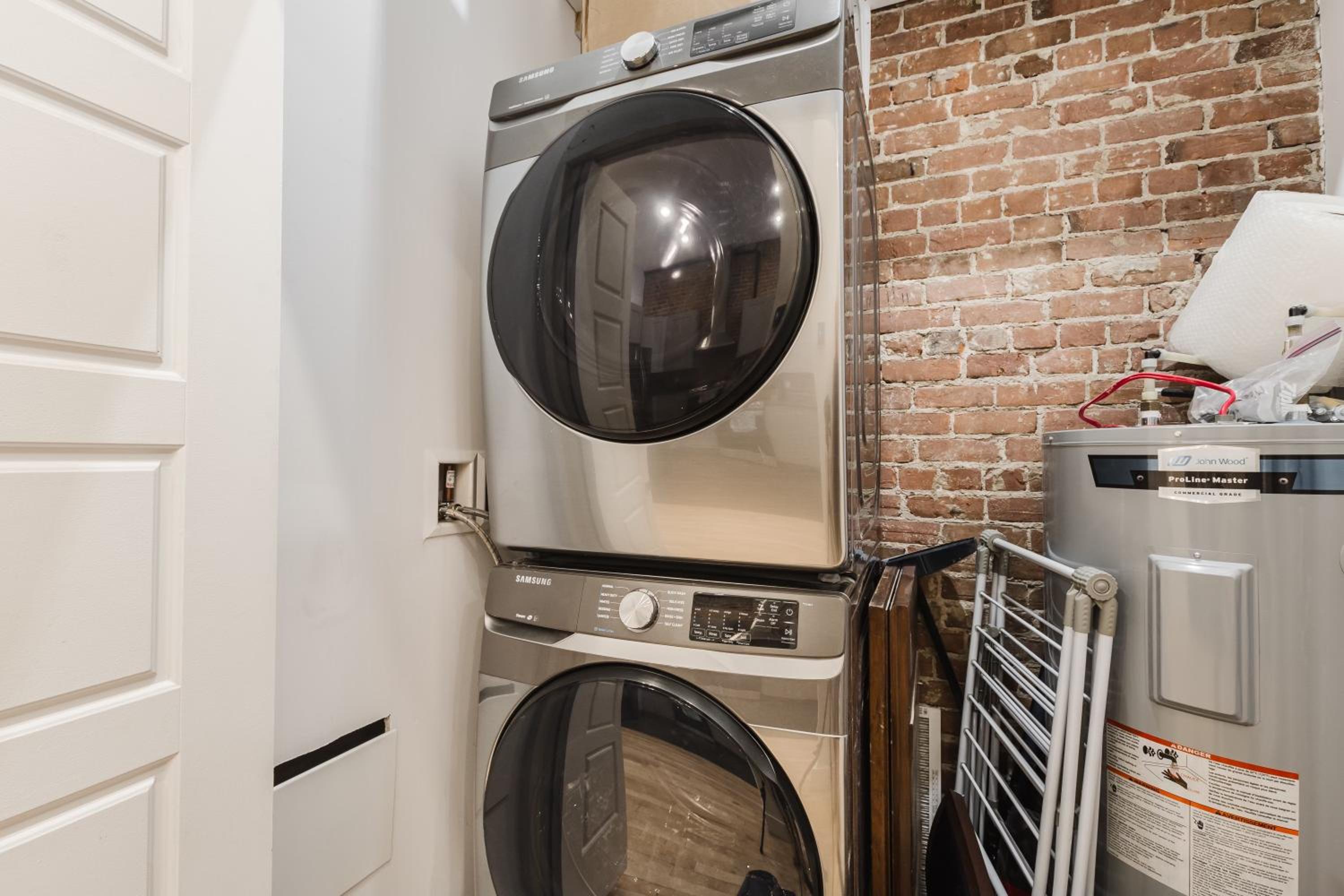 Elegant 3 Bedroom apartment in old port - 302