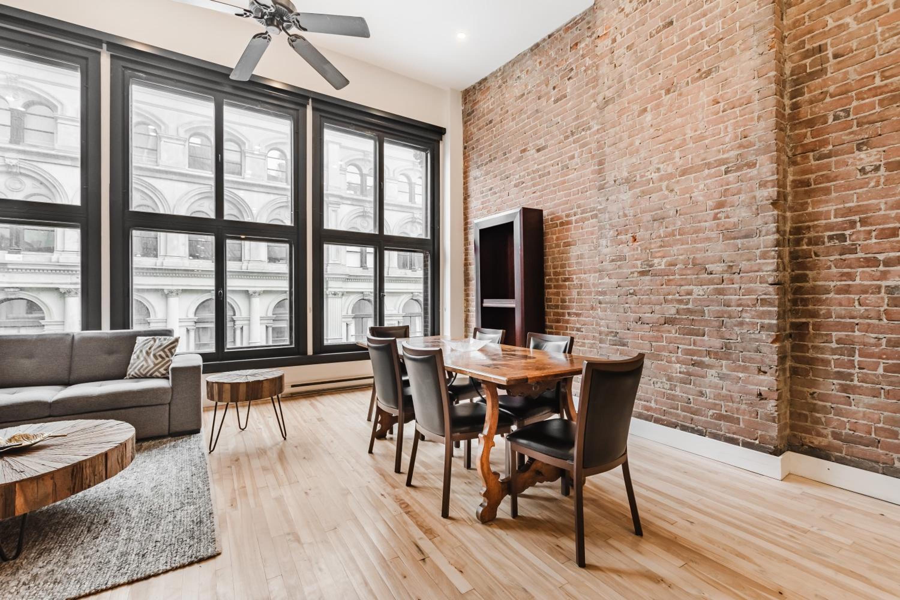 Elegant 3 Bedroom apartment in old port - 302