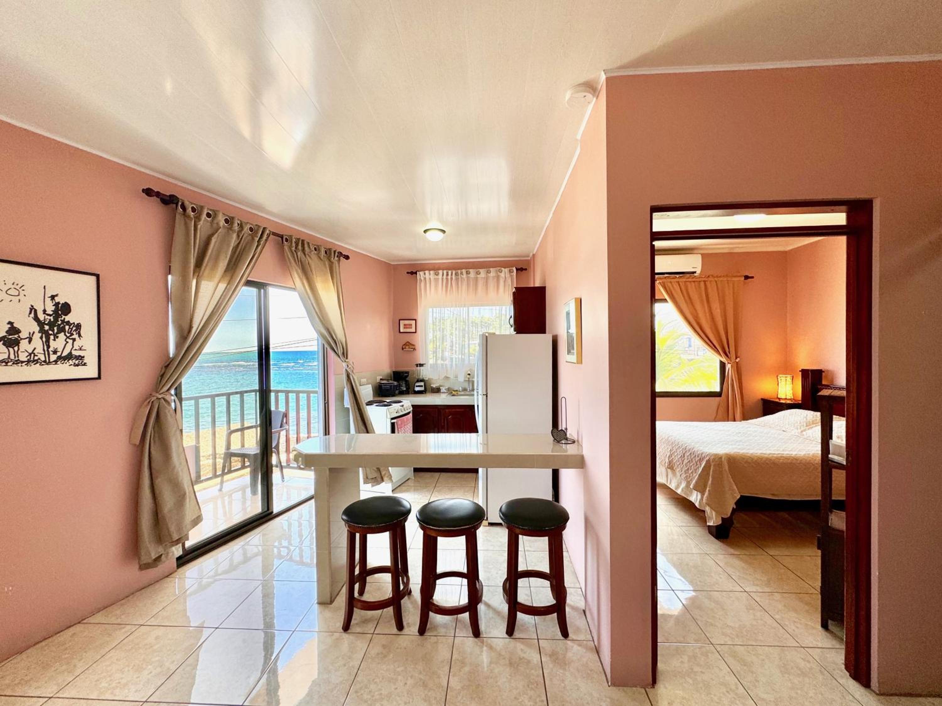 Apartamento con vista al mar en Limon en casa Flamingo