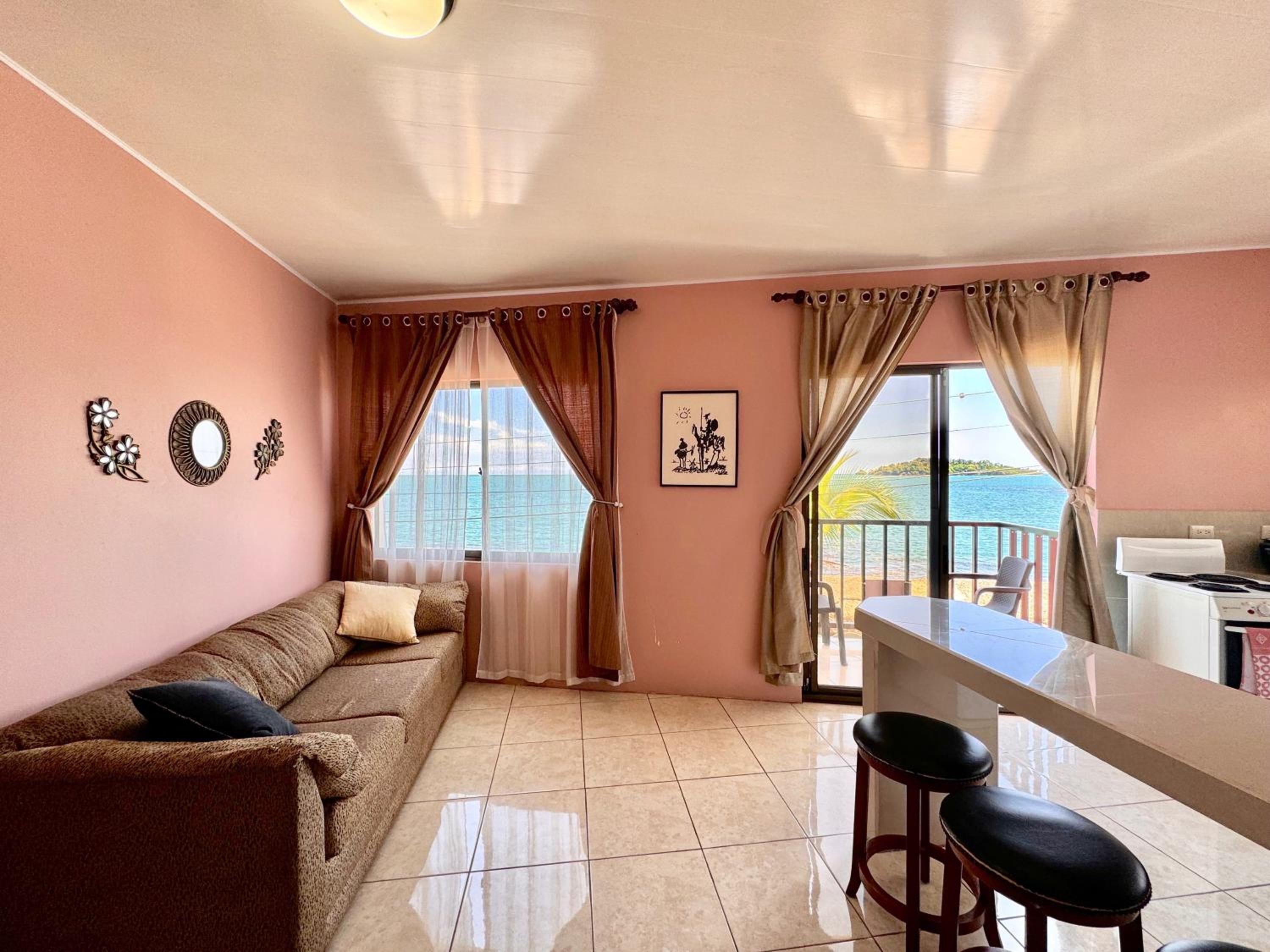 Apartamento con vista al mar en Limon en casa Flamingo