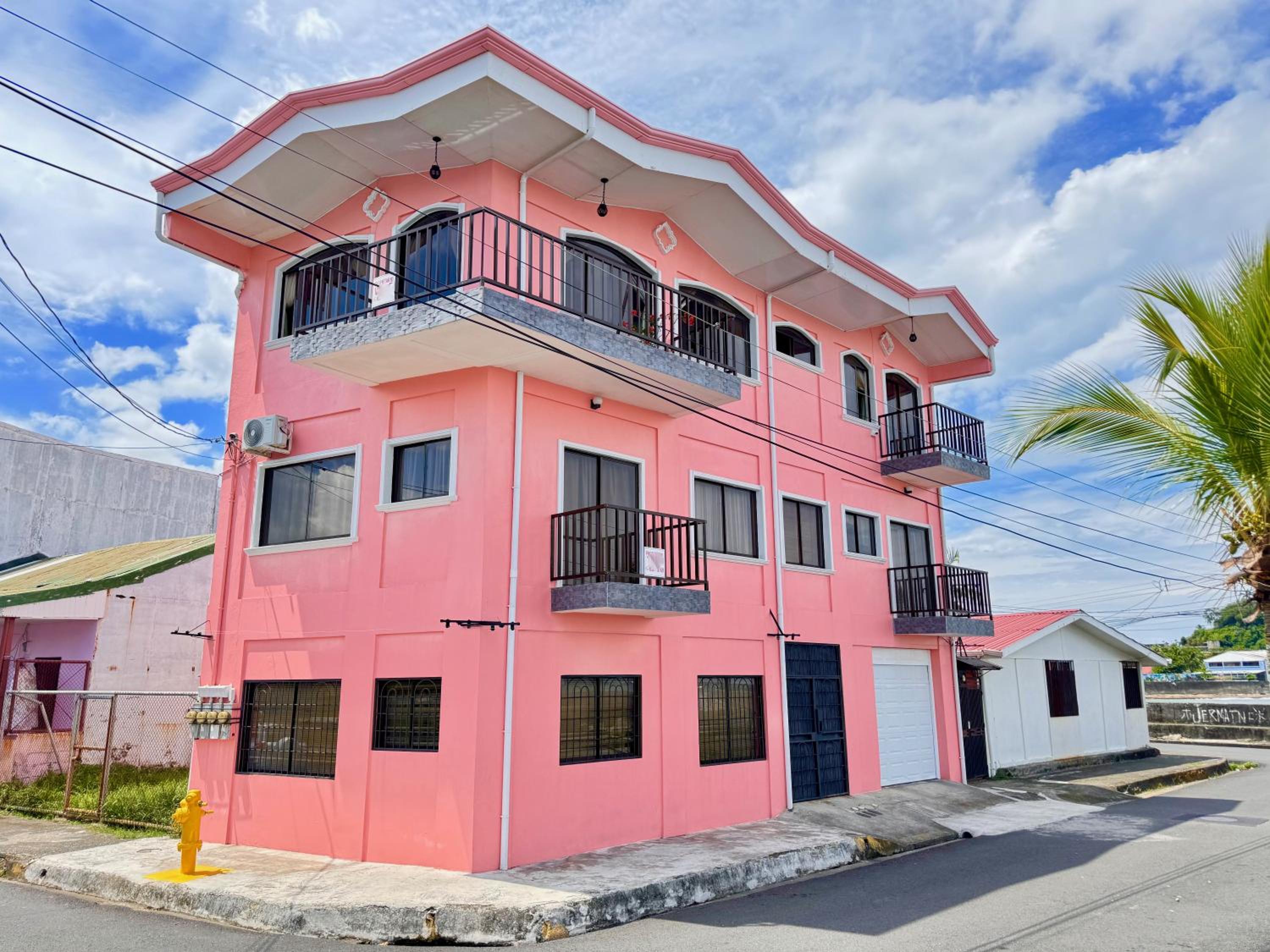 Apartamento con vista al mar en Limon en casa Flamingo