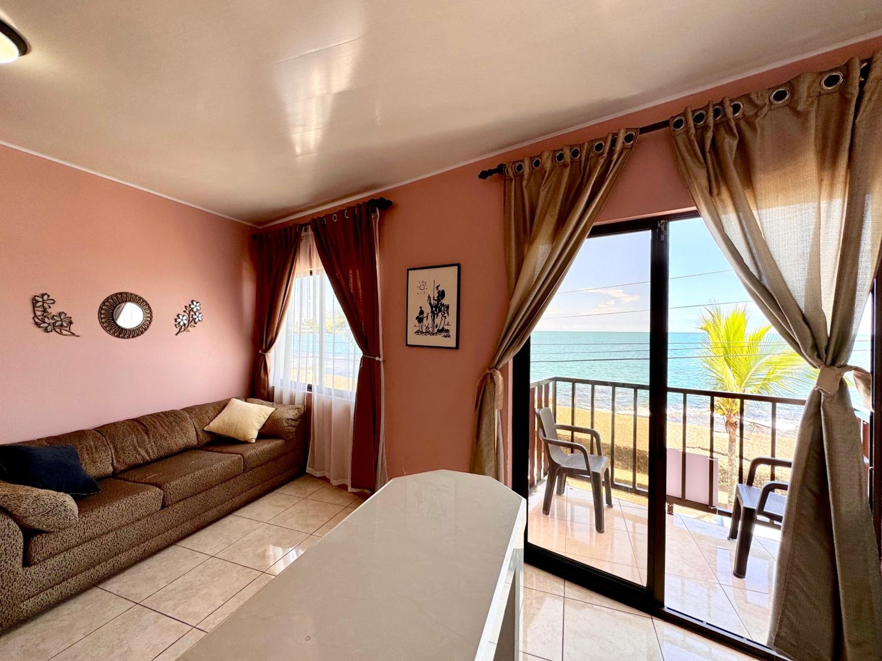 Apartamento con vista al mar en Limon en casa Flamingo