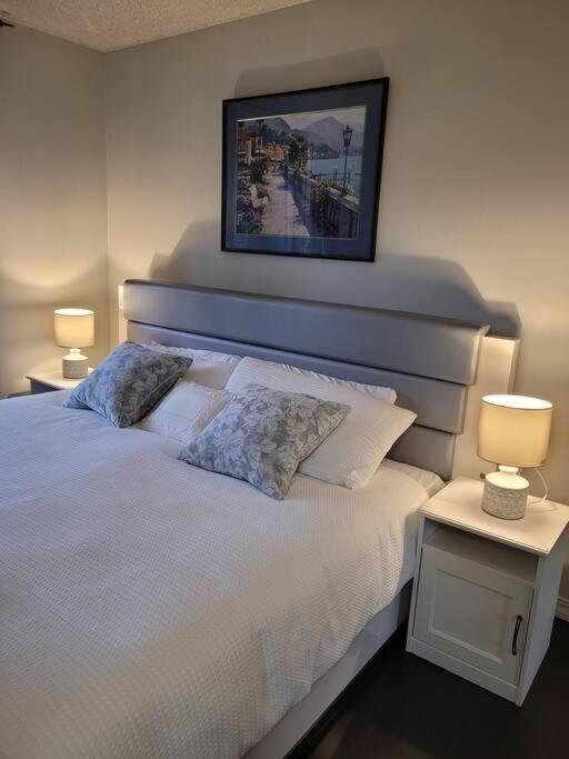 Beautiful 2 Beds Dwtn apt Free Parking King Bed