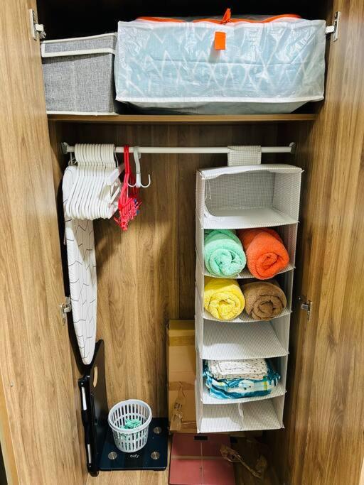 1BR Calathea Place nr Airport, Netflix,50mbps Wifi
