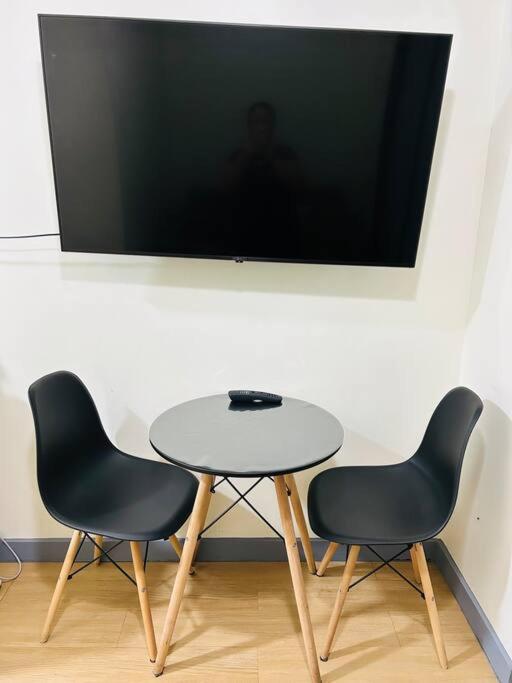 1BR Calathea Place nr Airport, Netflix,50mbps Wifi