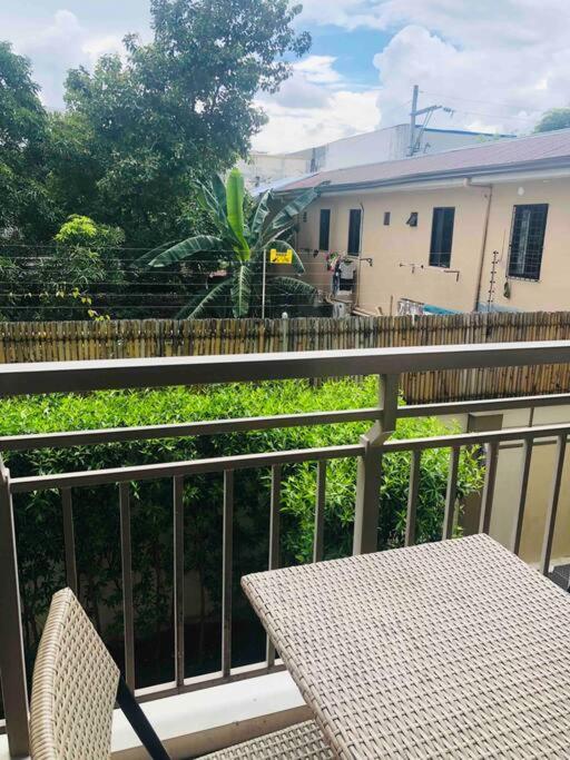 1BR Calathea Place nr Airport, Netflix,50mbps Wifi