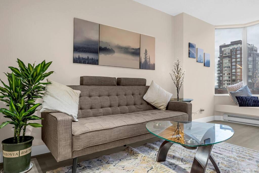 Beautiful City Two Beds Suite with Free Parking