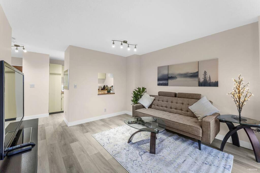 Beautiful City Two Beds Suite with Free Parking