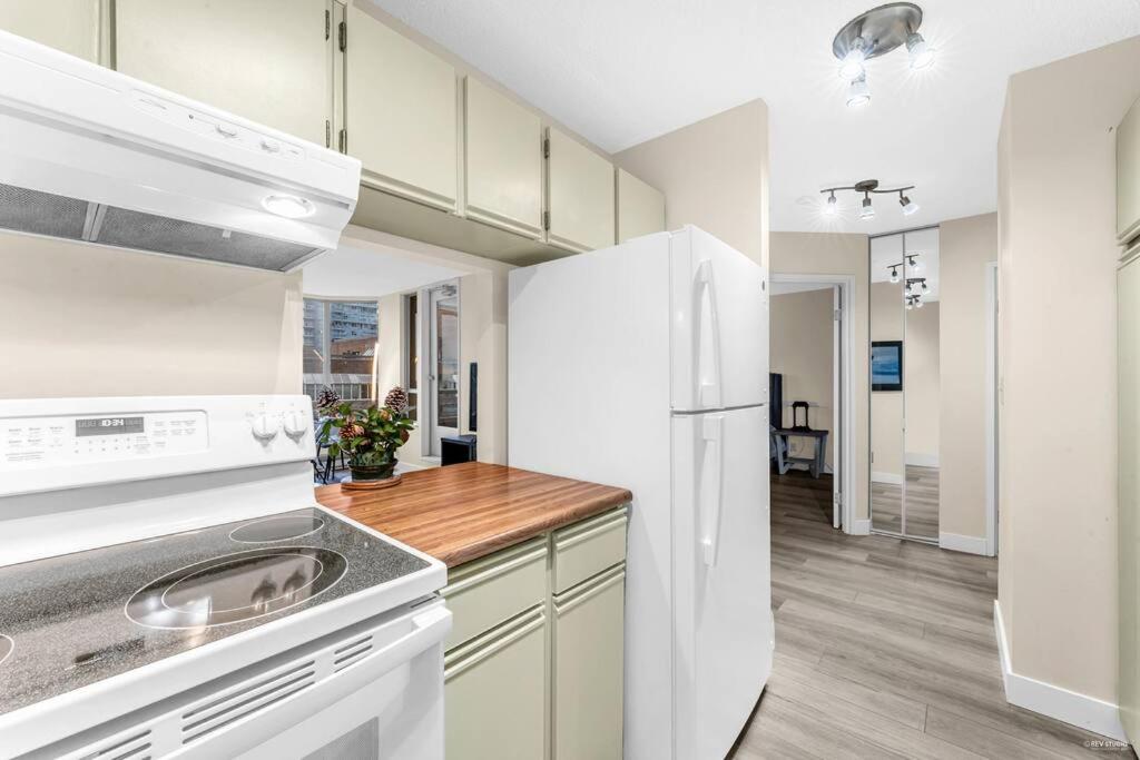 Beautiful City Two Beds Suite with Free Parking