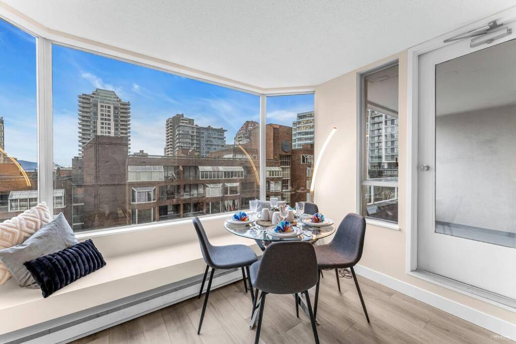 Beautiful City Two Beds Suite with Free Parking