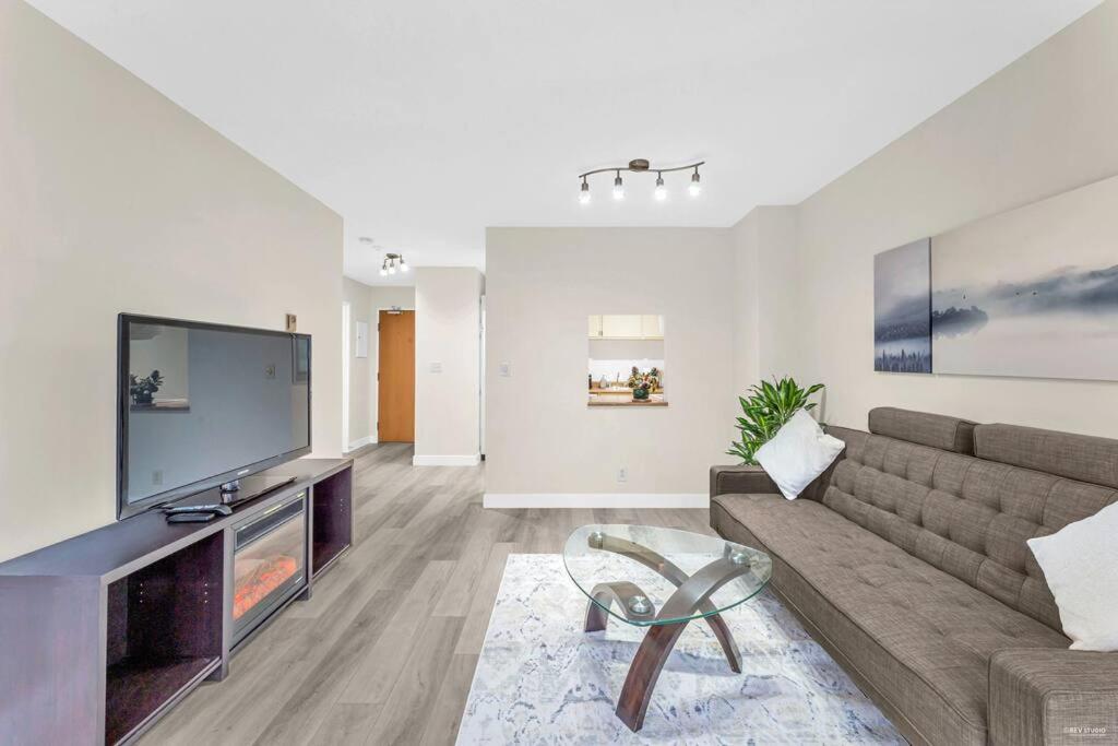 Beautiful City Two Beds Suite with Free Parking
