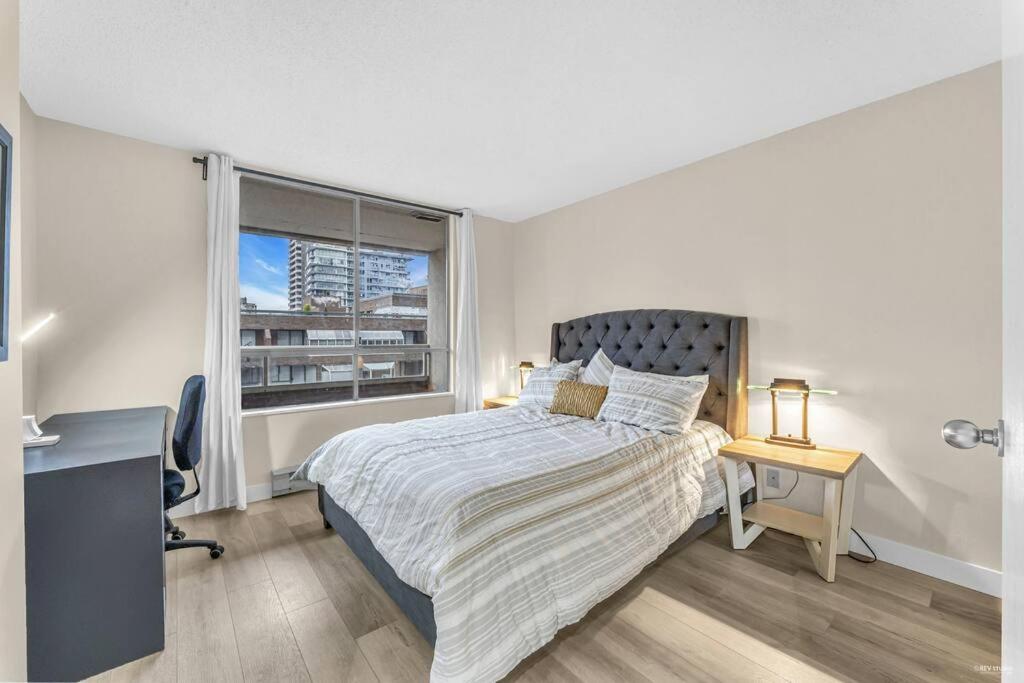 Beautiful City Two Beds Suite with Free Parking