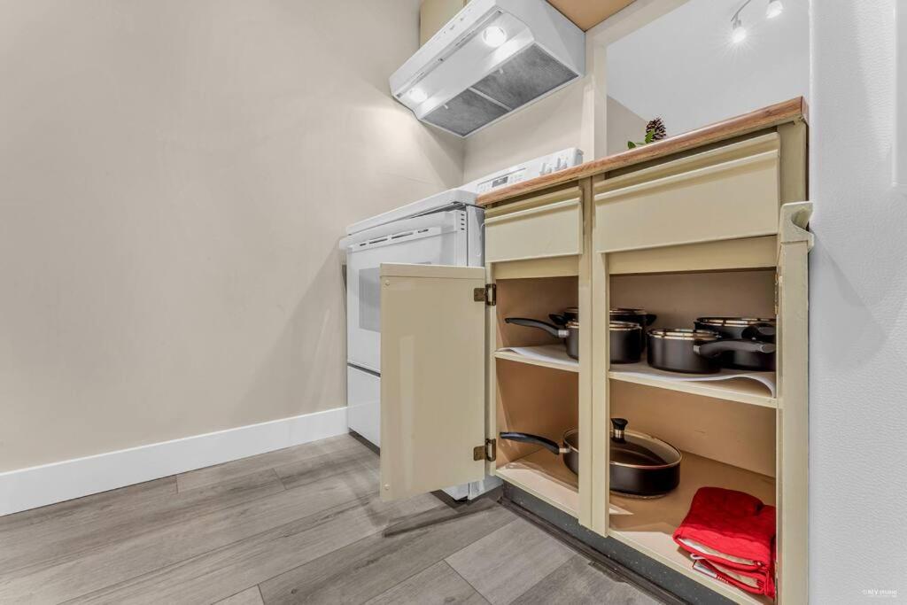 Beautiful City Two Beds Suite with Free Parking