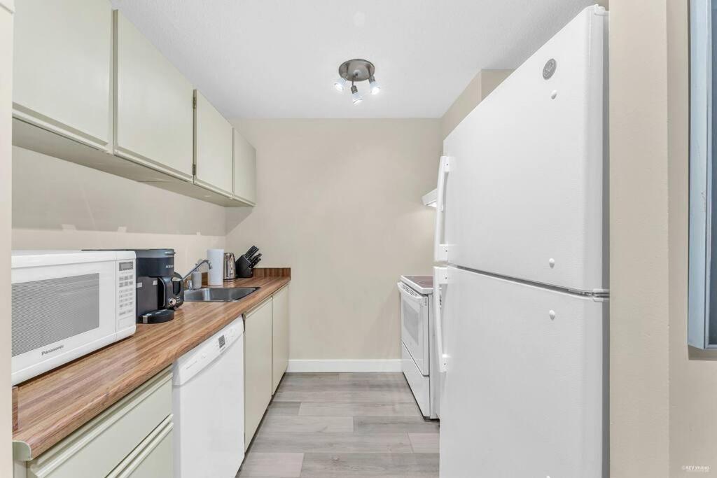 Beautiful City Two Beds Suite with Free Parking
