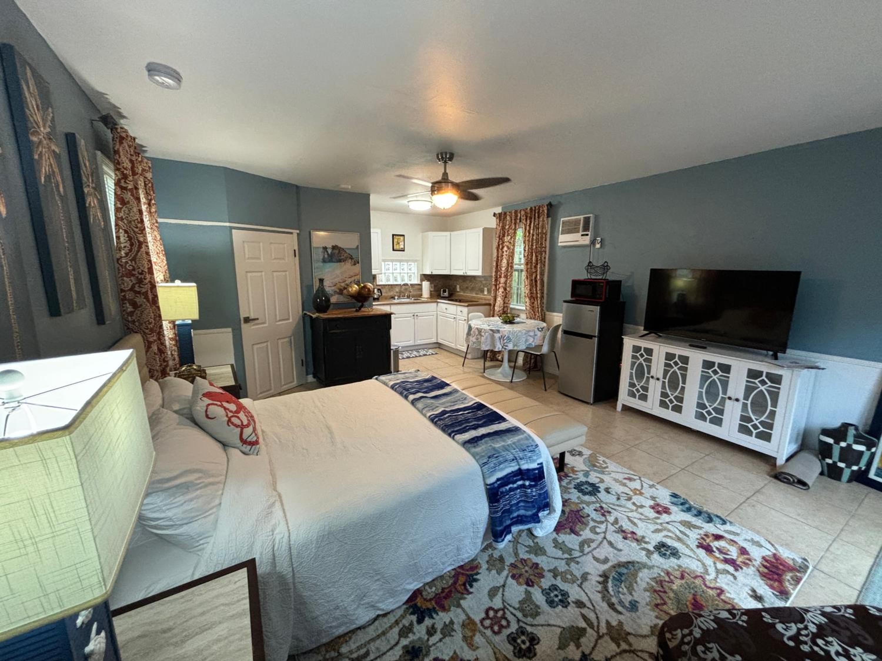 Fully Renovated 100 Year Old Home in Daytona Beach view 2