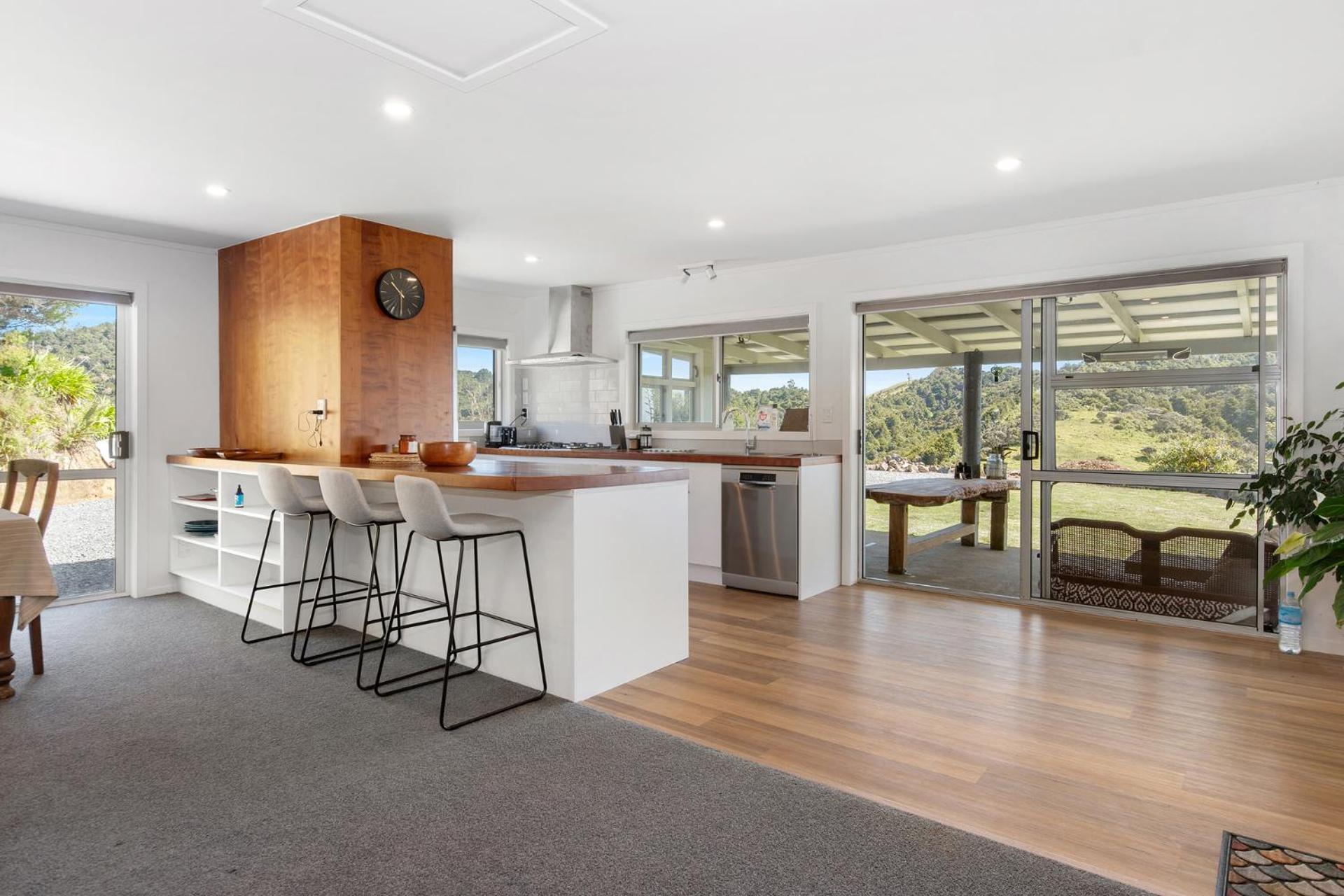 Waitorupai Retreat 1 - Sandy Bay Holiday Home